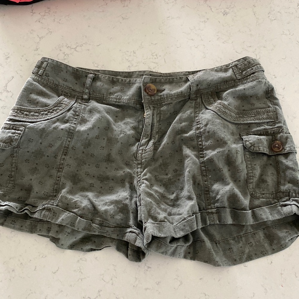 Maurice’s cargo type short